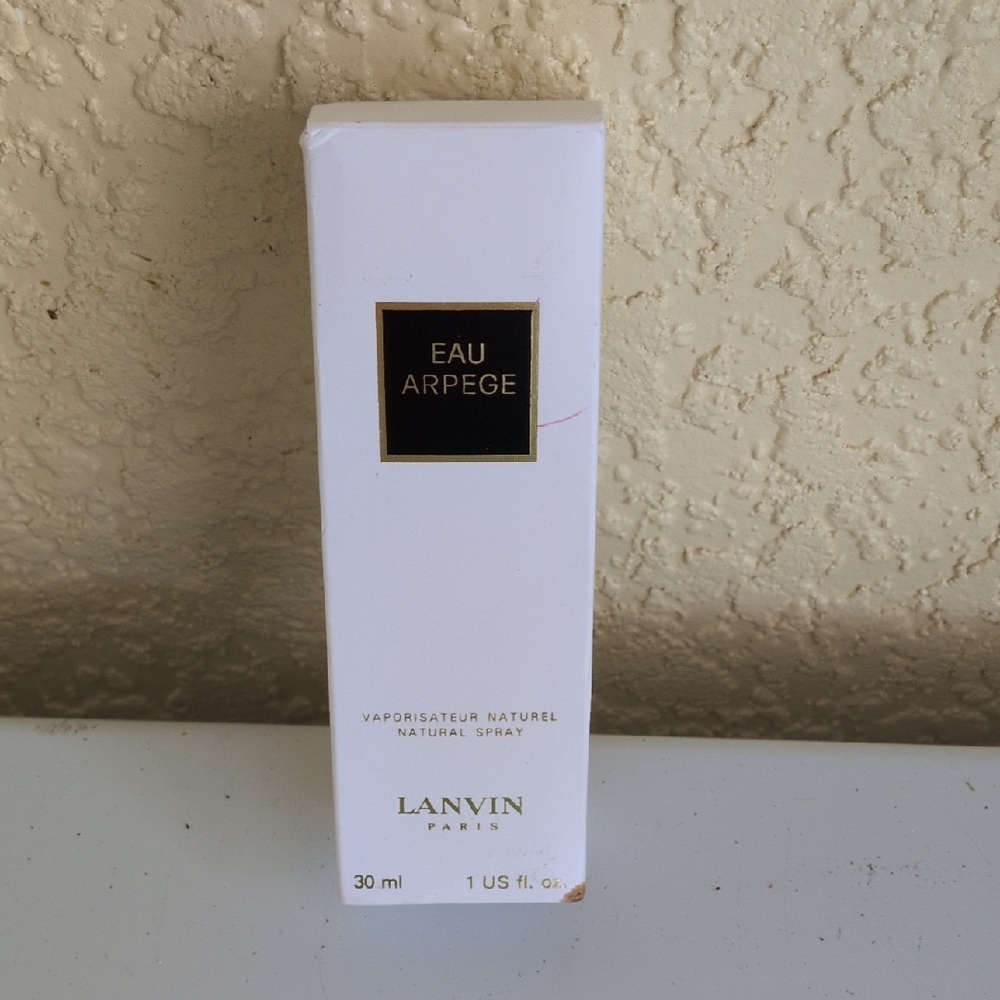 Lanvin Eau Arpège Natural Spray in White and Black